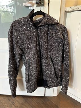 Lululemon Rain coat - Speckled Black & White packable hood size 6
